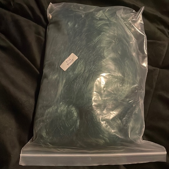 Long Green Wig With Two Clip On Ponytails - Picture 3 of 3